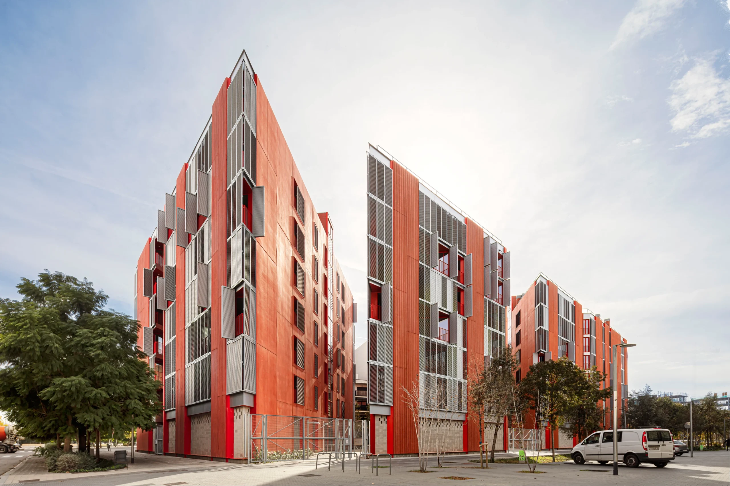 72 SOCIAL HOUSING UNITS AT THE MARINA DEL PRAT VERMELL with Mias Architects